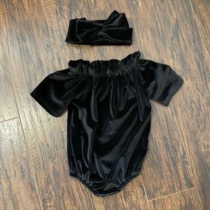 Marie Nicole black velvet romper with head bow NWOT
